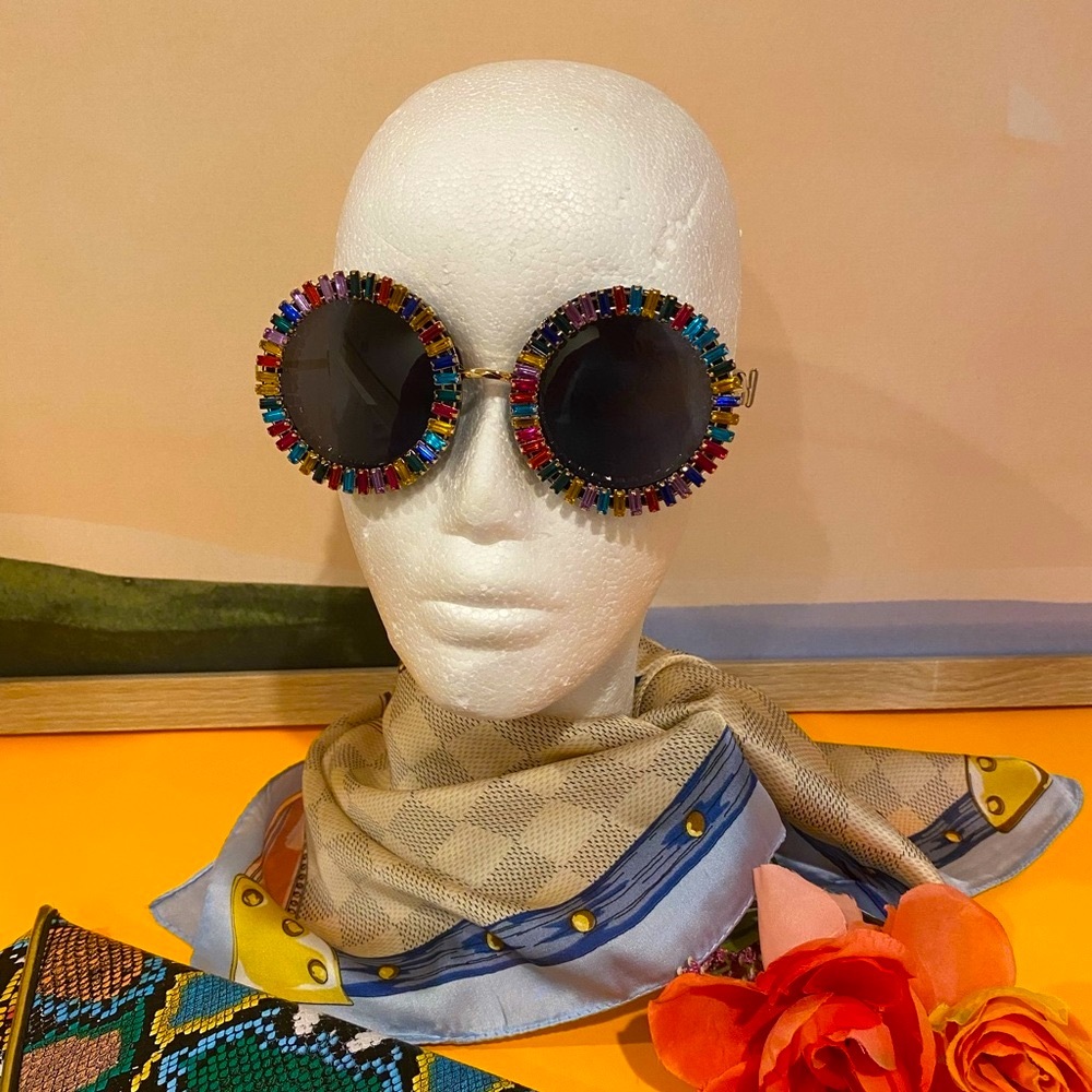 Multicolor Round Sunglasses - Picture 7 of 7
